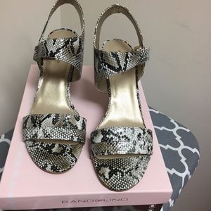 Bandolino Snake Skin print 10M